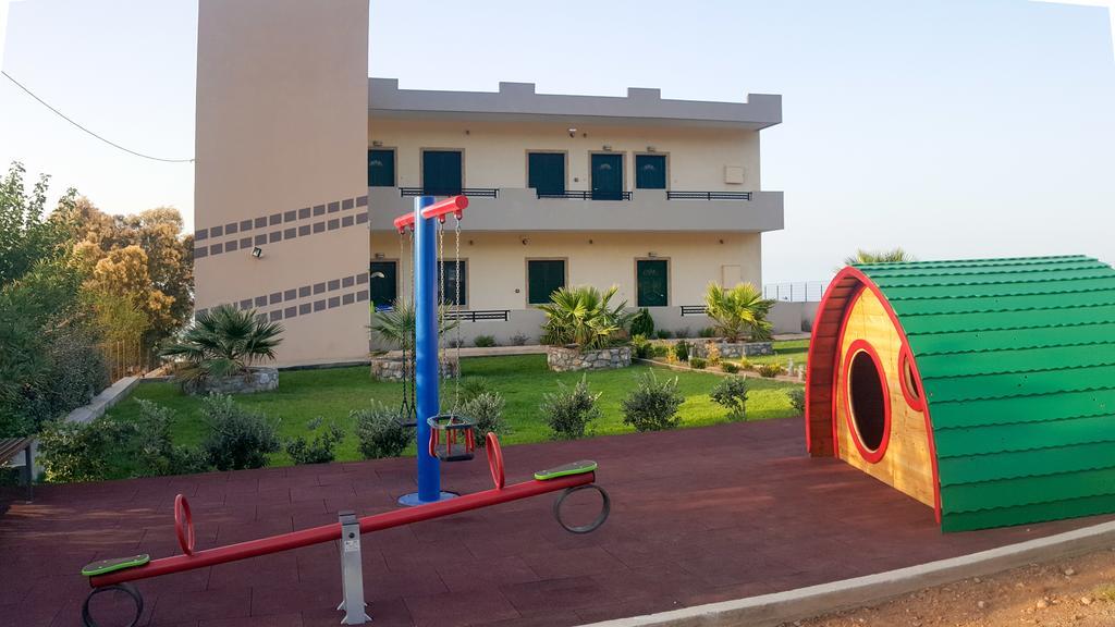 Kritamos Beach Apartments Frangocastelo Exterior photo
